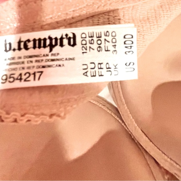 NWT- B.TEMPT'D BY WACOAL Modern Method Strapless Picot-Trimmed Bra - Picture 9 of 10